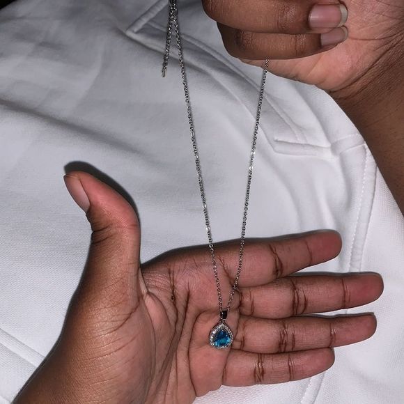 White Gold Austrian Blue Jewel Necklace - Picture 4 of 6